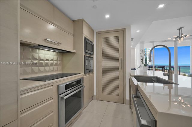 5875 Collins Ave 1003, Miami Beach, FL 33140