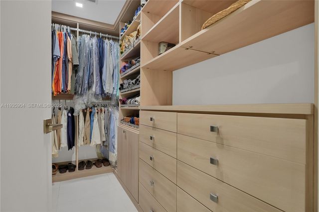 5875 Collins Ave 1003, Miami Beach, FL 33140