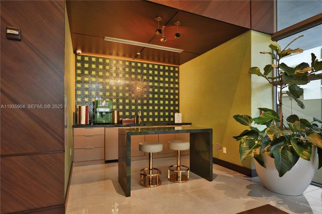 5875 Collins Ave 1003, Miami Beach, FL 33140