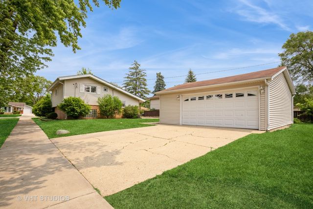 157 Drake Lane, Des Plaines, IL 60016
