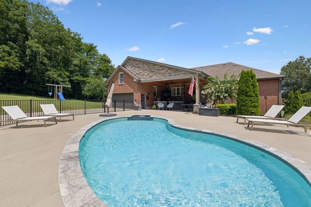 1254 Callis Rd, Lebanon, TN 37090