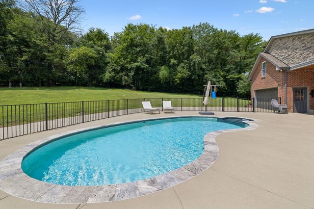 1254 Callis Rd, Lebanon, TN 37090
