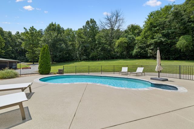 1254 Callis Rd, Lebanon, TN 37090