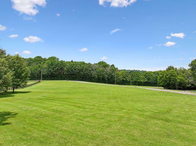 1254 Callis Rd, Lebanon, TN 37090