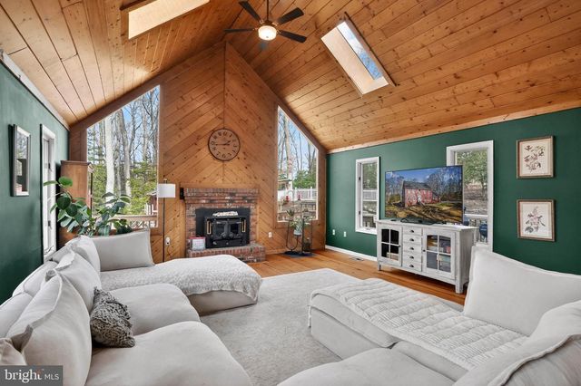 10401 THREE DOCTORS RD, Dunkirk, MD 20754