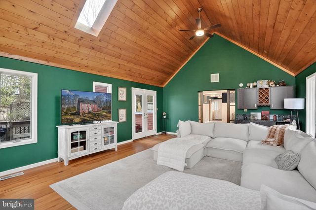 10401 THREE DOCTORS RD, Dunkirk, MD 20754