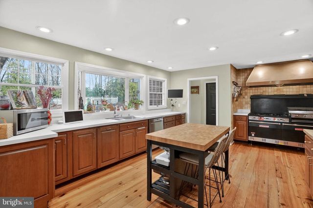 10401 THREE DOCTORS RD, Dunkirk, MD 20754