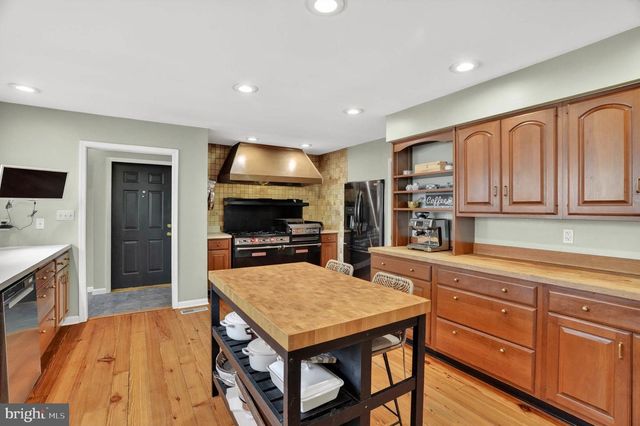 10401 THREE DOCTORS RD, Dunkirk, MD 20754