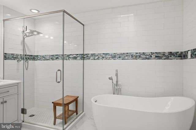 10401 THREE DOCTORS RD, Dunkirk, MD 20754