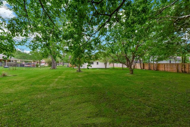 18610 Anne Drive, Webster, TX 77058