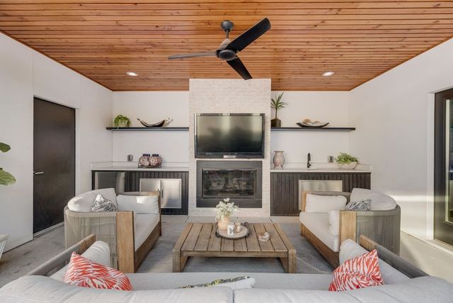 5623 Winton Street, Dallas, TX 75206