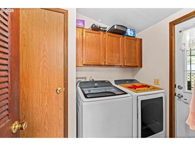 3355 N DELTA Hwy 181, Eugene, OR 97408