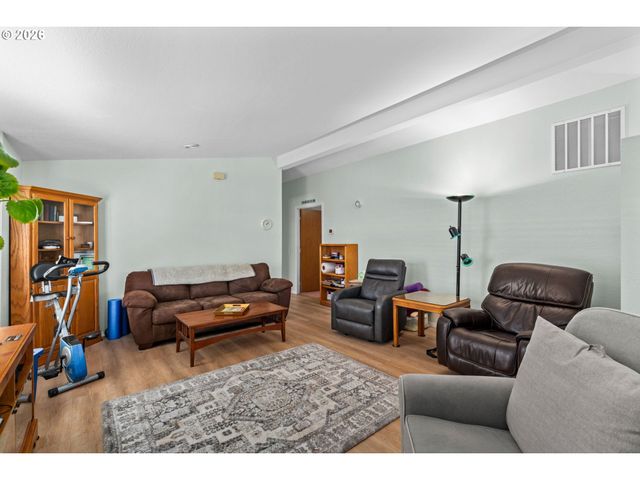 3355 N DELTA Hwy 181, Eugene, OR 97408
