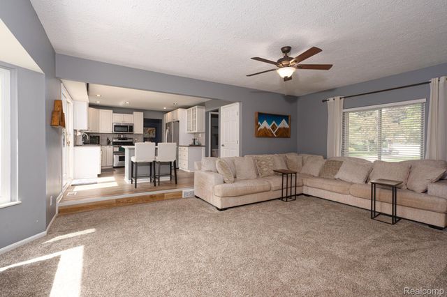 7152 Snow Apple Drive, Independence Charter Township, MI 48346