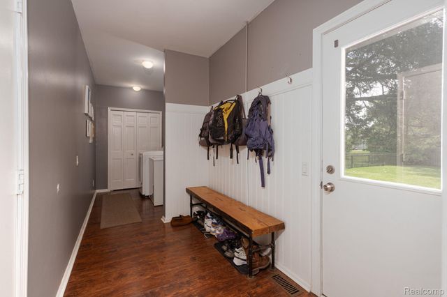 7152 Snow Apple Drive, Independence Charter Township, MI 48346