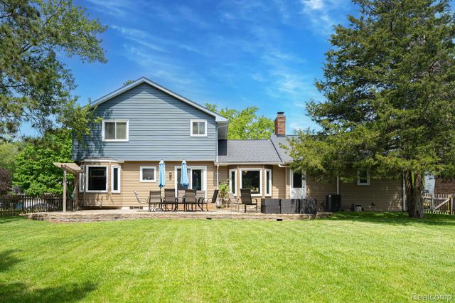 7152 Snow Apple Drive, Independence Charter Township, MI 48346