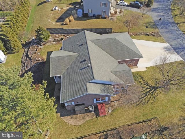 720 CRESSON DR, Chambersburg, PA 17202