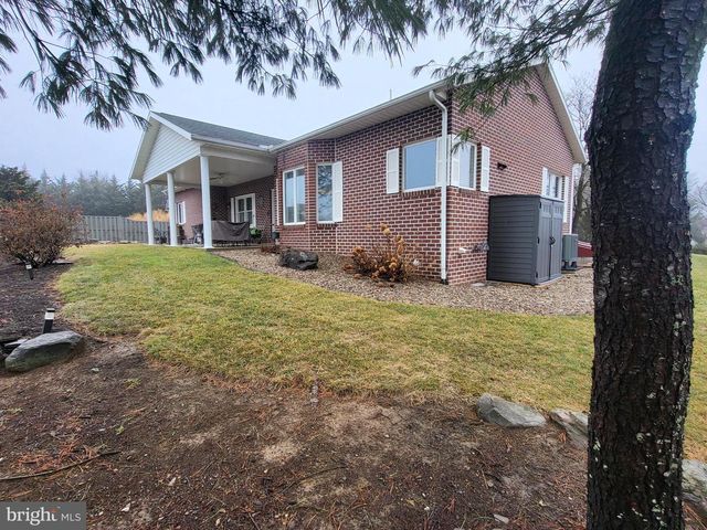 720 CRESSON DR, Chambersburg, PA 17202