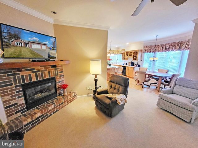 720 CRESSON DR, Chambersburg, PA 17202