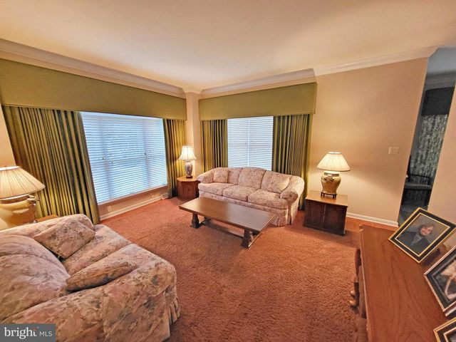 720 CRESSON DR, Chambersburg, PA 17202