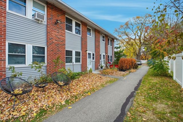 19 Manor Court 19, Springfield, MA 01118