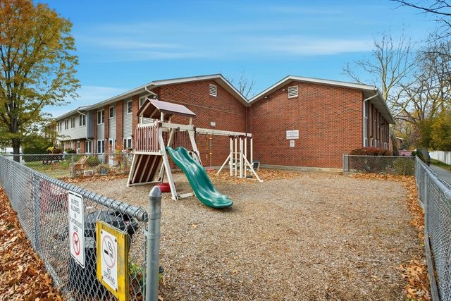 19 Manor Court 19, Springfield, MA 01118