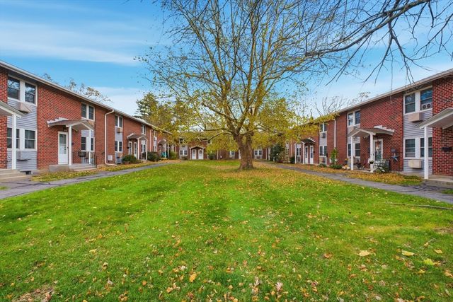 19 Manor Court 19, Springfield, MA 01118