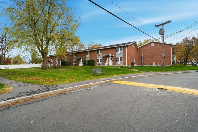 19 Manor Court 19, Springfield, MA 01118