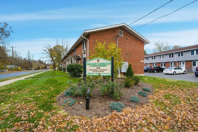 19 Manor Court 19, Springfield, MA 01118