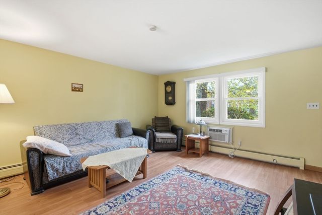 19 Manor Court 19, Springfield, MA 01118