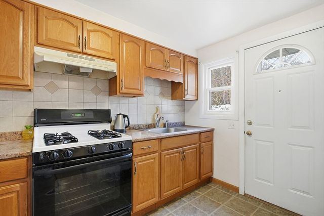 19 Manor Court 19, Springfield, MA 01118