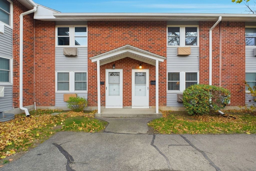 19 Manor Court 19, Springfield, MA 01118