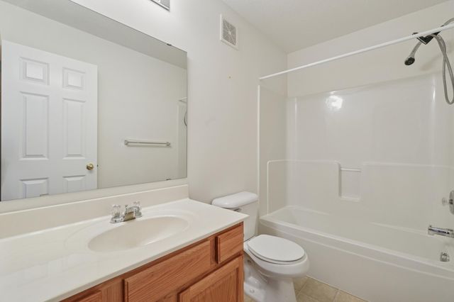 580 Sutherland Drive, Woodbury, MN 55129