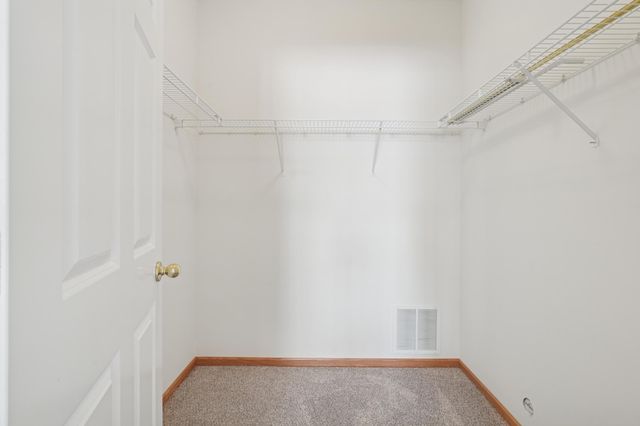 580 Sutherland Drive, Woodbury, MN 55129