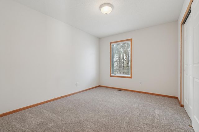 580 Sutherland Drive, Woodbury, MN 55129