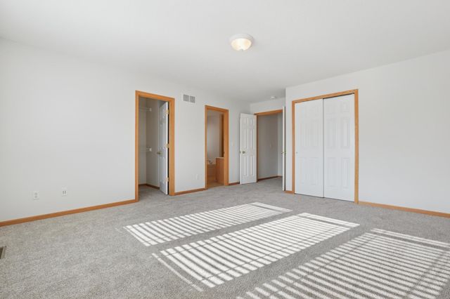 580 Sutherland Drive, Woodbury, MN 55129