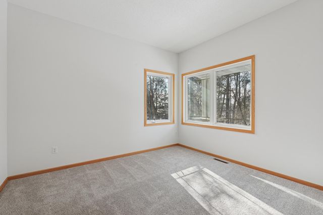 580 Sutherland Drive, Woodbury, MN 55129