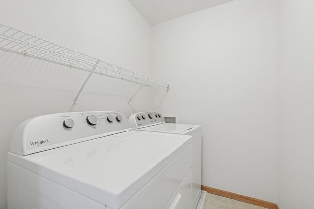 580 Sutherland Drive, Woodbury, MN 55129