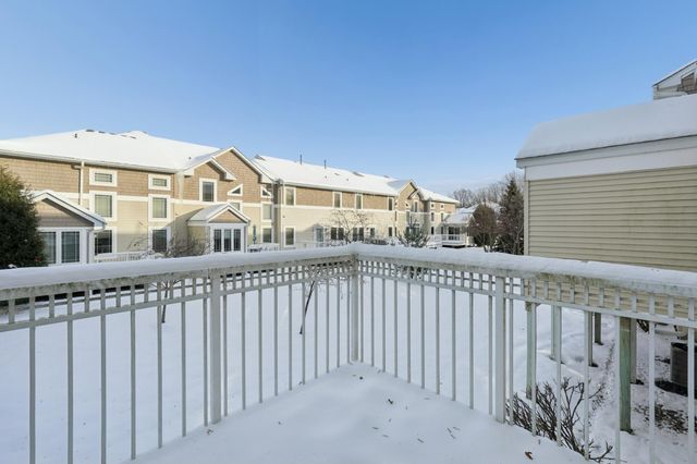 580 Sutherland Drive, Woodbury, MN 55129