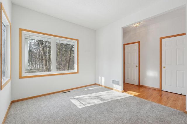 580 Sutherland Drive, Woodbury, MN 55129