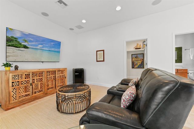 1560 WOODLAND AVENUE, Winter Park, FL 32789