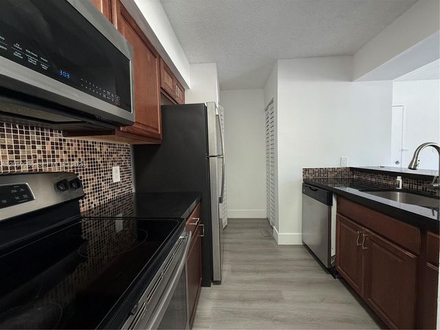 510 S Park Rd 23-10, Hollywood, FL 33021