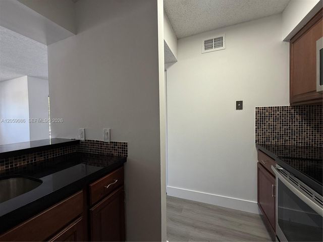 510 S Park Rd 23-10, Hollywood, FL 33021