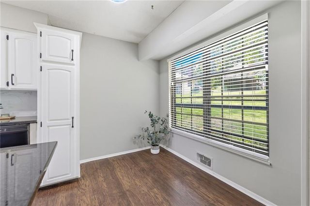 1718 E 97th Terrace, Kansas City, MO 64131