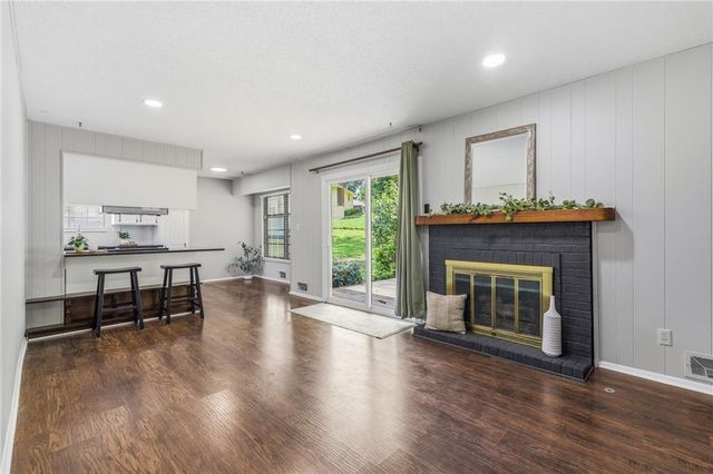 1718 E 97th Terrace, Kansas City, MO 64131