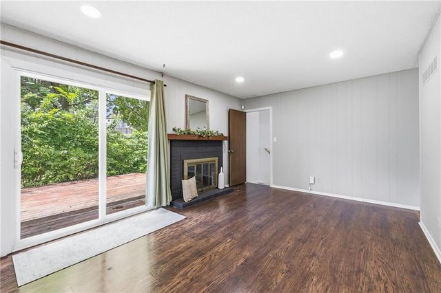 1718 E 97th Terrace, Kansas City, MO 64131