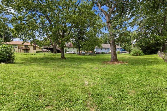 1718 E 97th Terrace, Kansas City, MO 64131