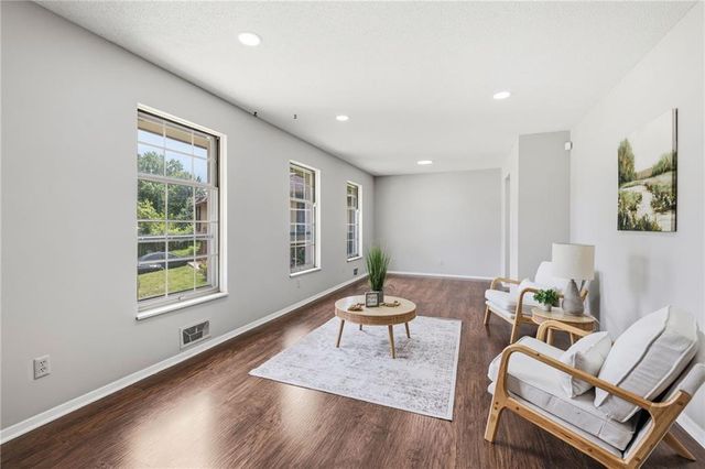 1718 E 97th Terrace, Kansas City, MO 64131
