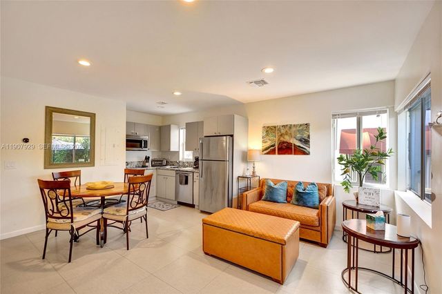 322 Oklahoma Street, Hollywood, FL 33019