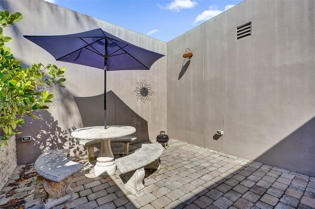 322 Oklahoma Street, Hollywood, FL 33019